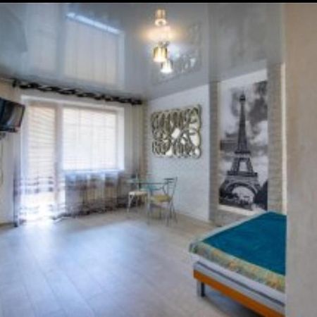 Студия На Проспекте Мира Mykolajiv Buitenkant foto