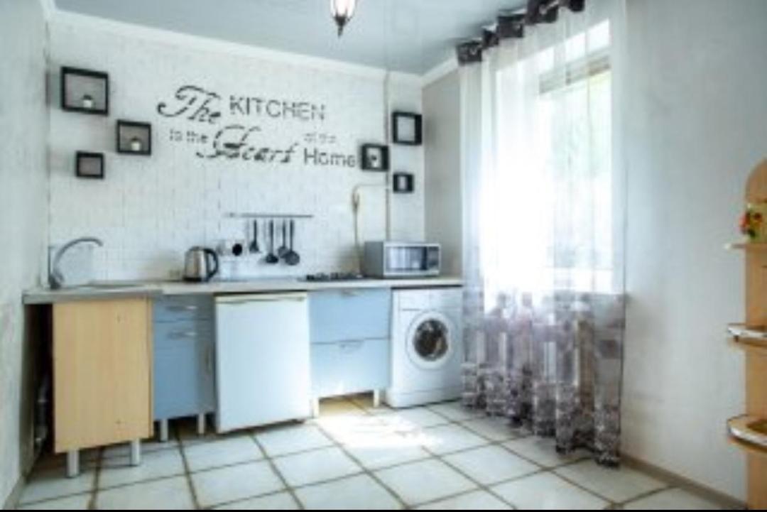 Студия На Проспекте Мира Mykolajiv Buitenkant foto