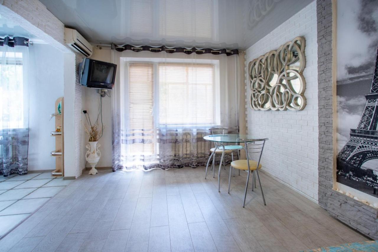 Студия На Проспекте Мира Mykolajiv Buitenkant foto